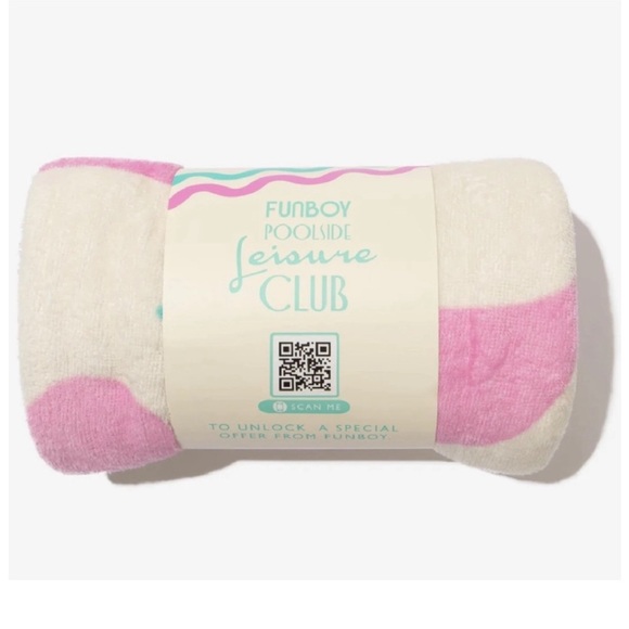 FUNBOY Poolside Leisure Club
Beach Towel NWT - Picture 4 of 4